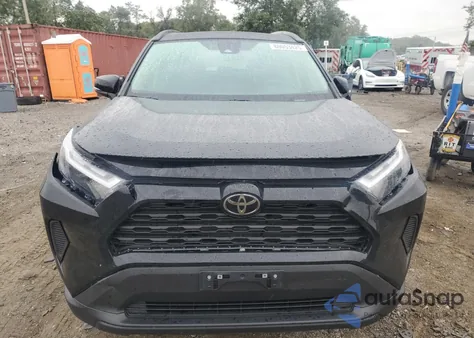 2025 Toyota Rav4 Xle z USA, uszkodzony, nr VIN 2T3RWRFV4SW252040